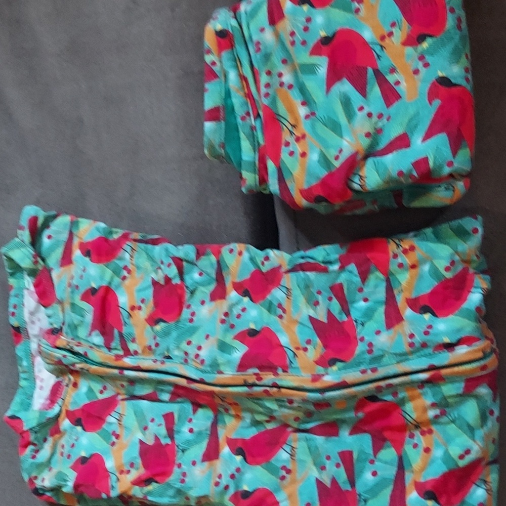 Muse threads bamboo zip and matching love blankie